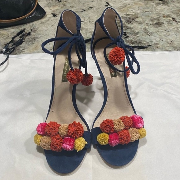 Louise et Cie Size 6.5 Adorable Pom Pom Sandal! Cutest sandals ever!! - Picture 5 of 10